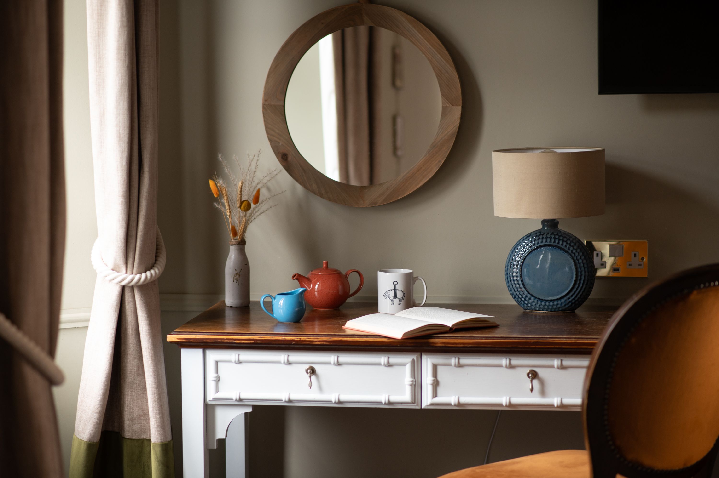 signature bedroom desk at the fleece